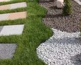 Nowoczesne obrzeża ogrodowe pomysły: ścieżka z płyt, trawnik i kamyczki tworzą harmonijną całość.